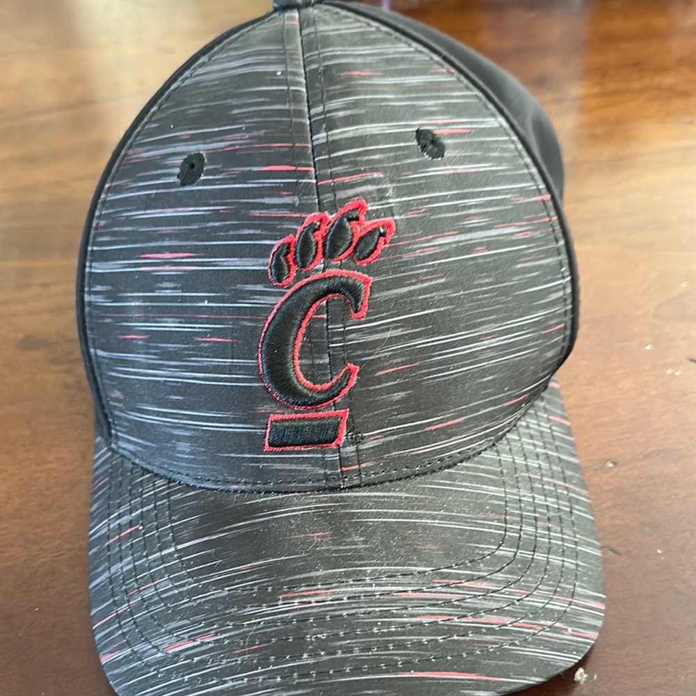 Top of the World Cincinnati Bearcats Black and Red Hat with Embroidered Logo